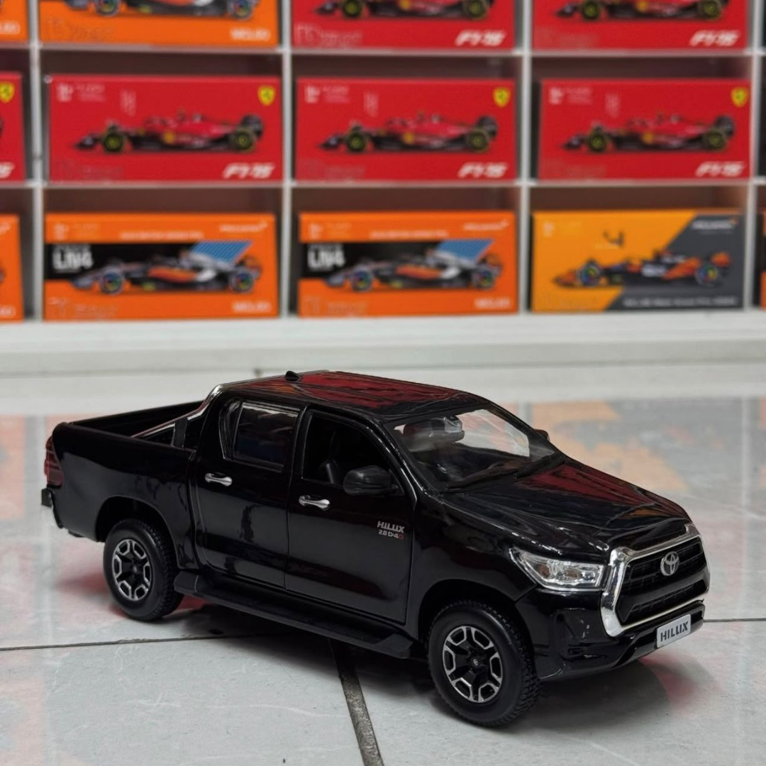Toyota Hilux – Miniatura Colecionável Premium - Imagem 6