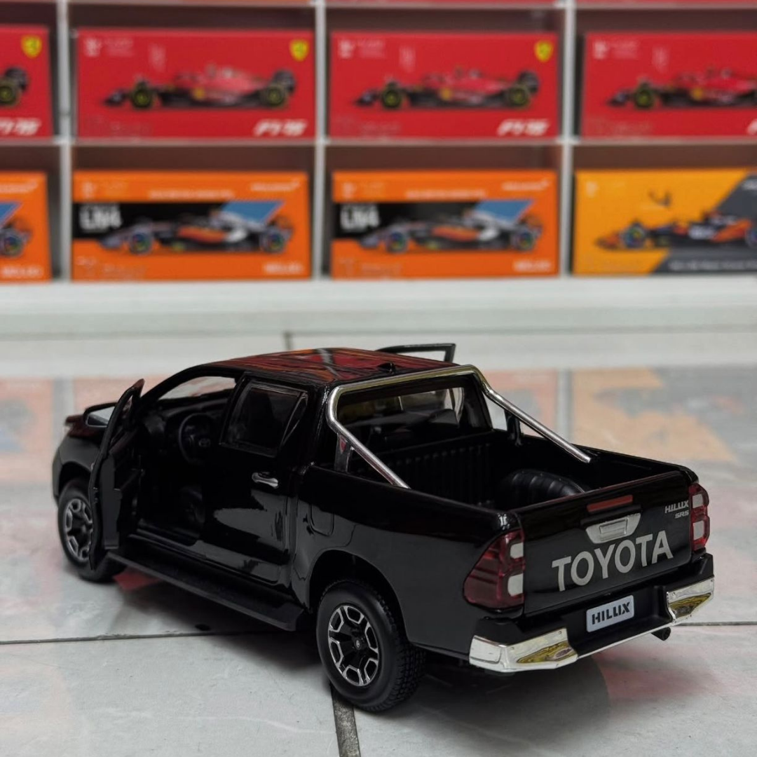 Toyota Hilux – Miniatura Colecionável Premium - Imagem 7